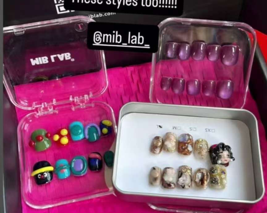 MIBLAB Genève : Press-On Nails premium & réutilisables (pois)