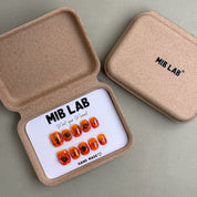 Coffret MIB LAB She Is Fire avec press on nails premium réutilisables ambre, kit complet, retrait à Genève et livraison en Suisse.