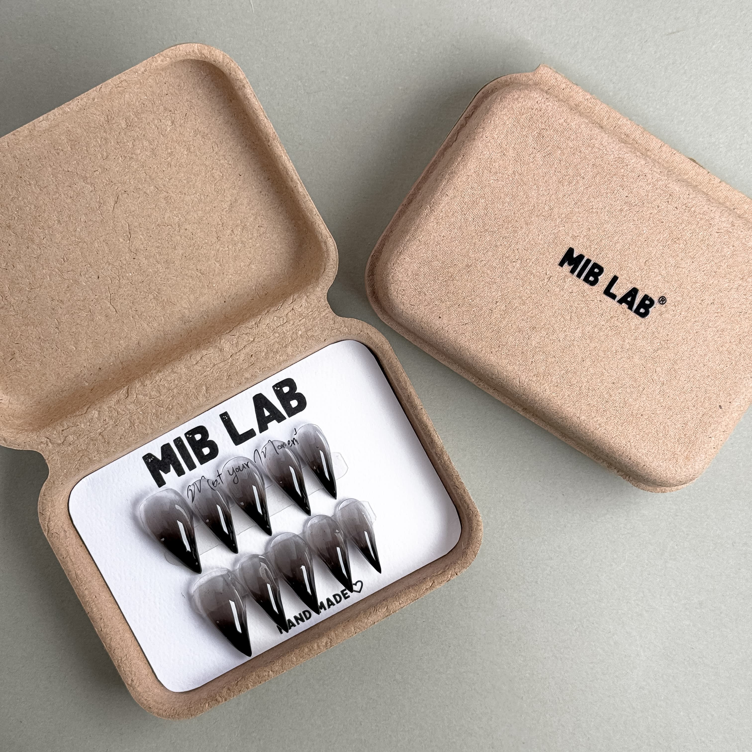 Coffret MIB LAB Grip avec press on nails premium réutilisables dégradé noir, kit complet, retrait à Genève et livraison en Suisse.