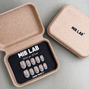 Coffret MIB LAB Éveil avec press on nails premium réutilisables nude nacré, kit complet, retrait à Genève et livraison en Suisse.