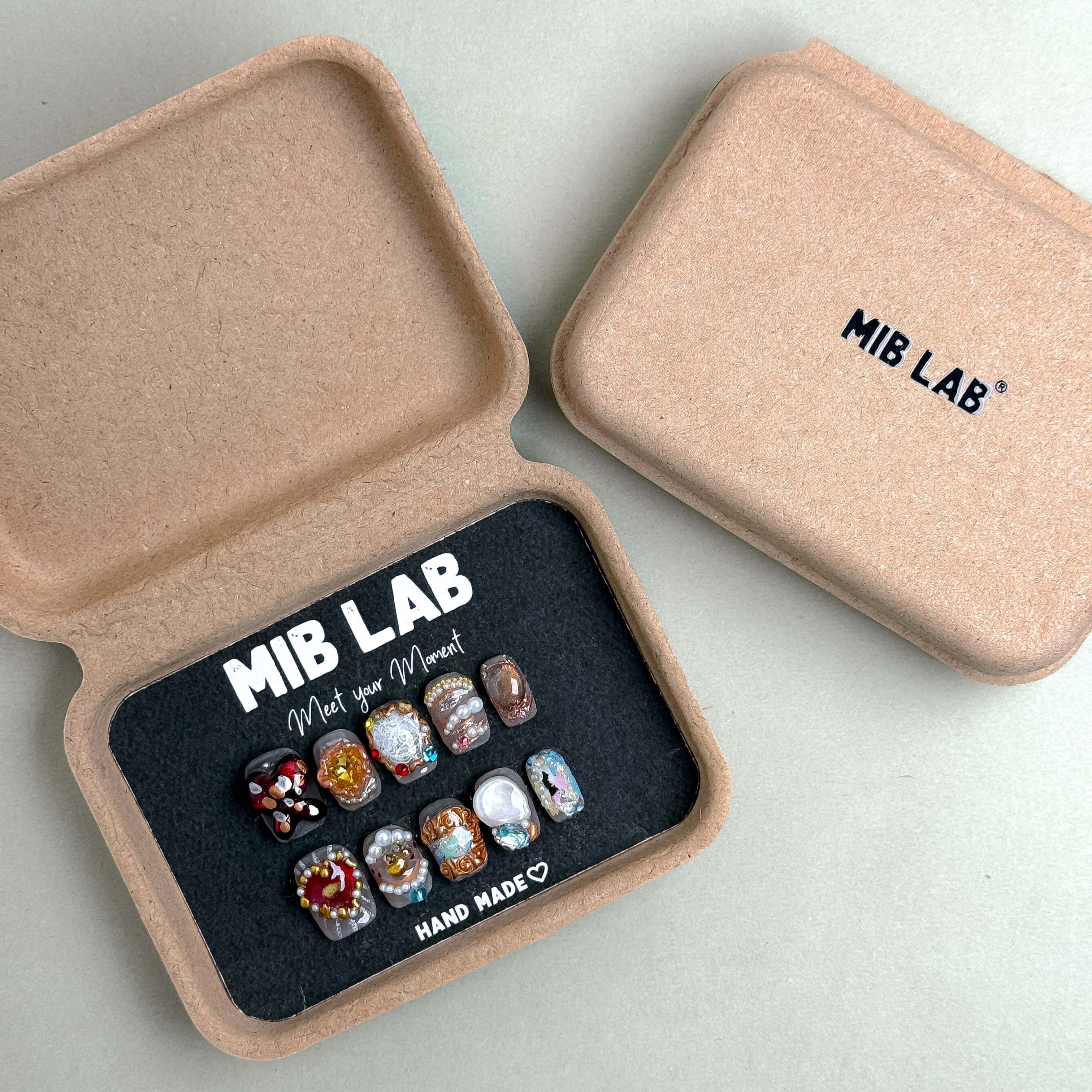 Coffret MIB LAB Heir avec press on nails premium réutilisables, kit complet, retrait à Genève et livraison en Suisse.