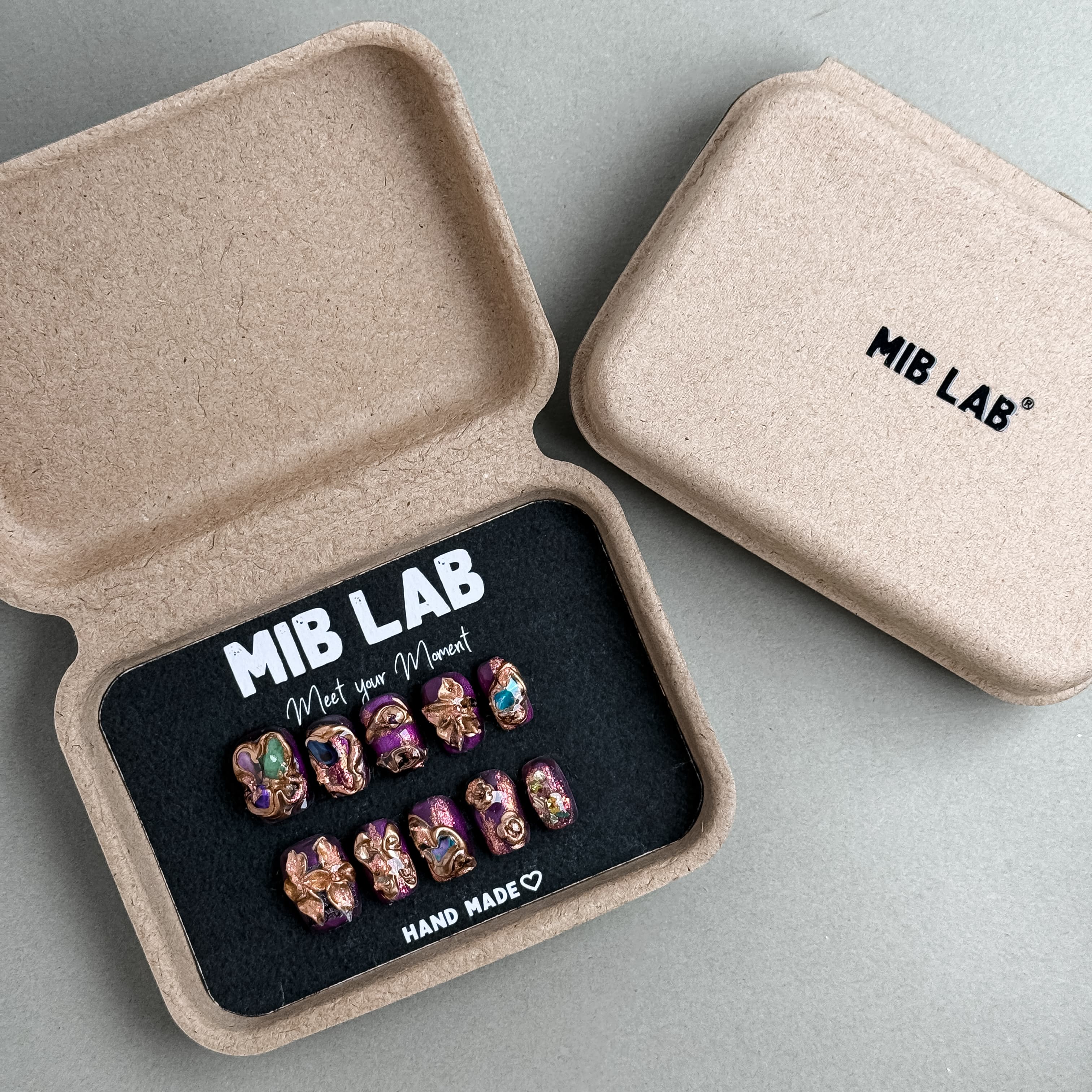 Coffret MIB LAB Crown avec press on nails premium réutilisables, kit complet, retrait à Genève et livraison en Suisse.